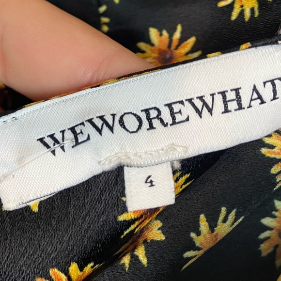 EUC WEWOREWHAT COWL SATIN CHARMEUSE MIDI DRESS IN BLACK MULTI DAISY FLORAL - Picture 4 of 10